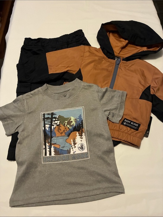 Body Glove Other - Body Glove Rust, Black & Gray Kids Three-Piece Jacket and Tee Set